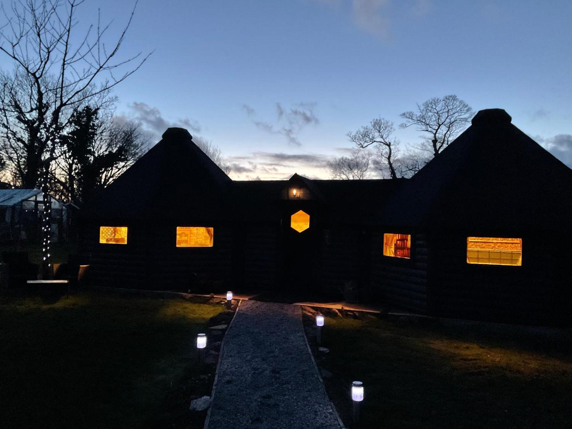 Villa The Wizards Cauldron -Harry Potter Themed Lewannick Exterior foto
